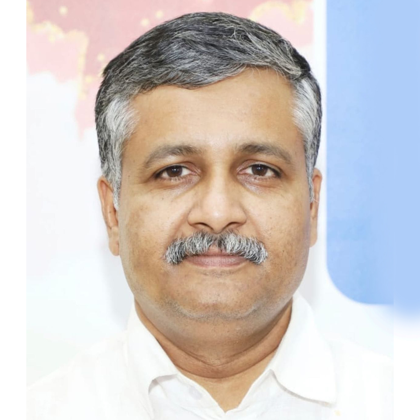 അഡ്വ. പയ്യന്നൂർ ഷാജി