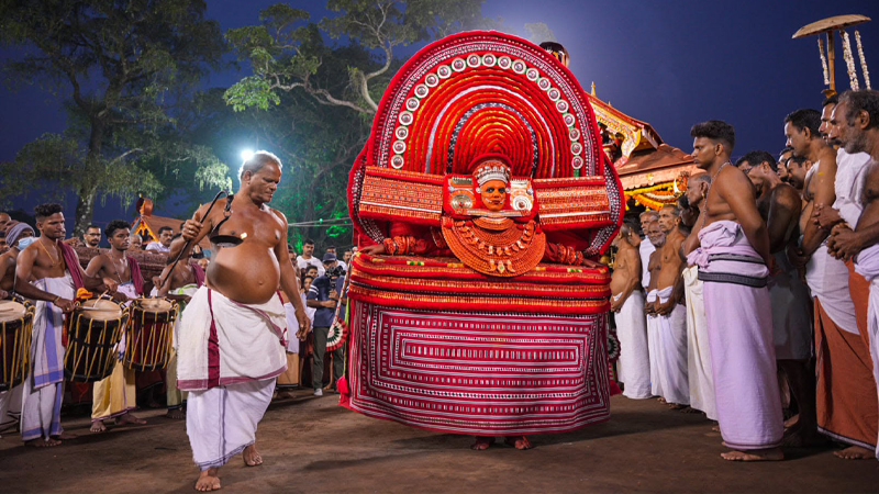 കോറമംഗലം (കോറോം) ശ്രീ മുച്ചിലോട്ട് ഭഗവതി ക്ഷേത്രം